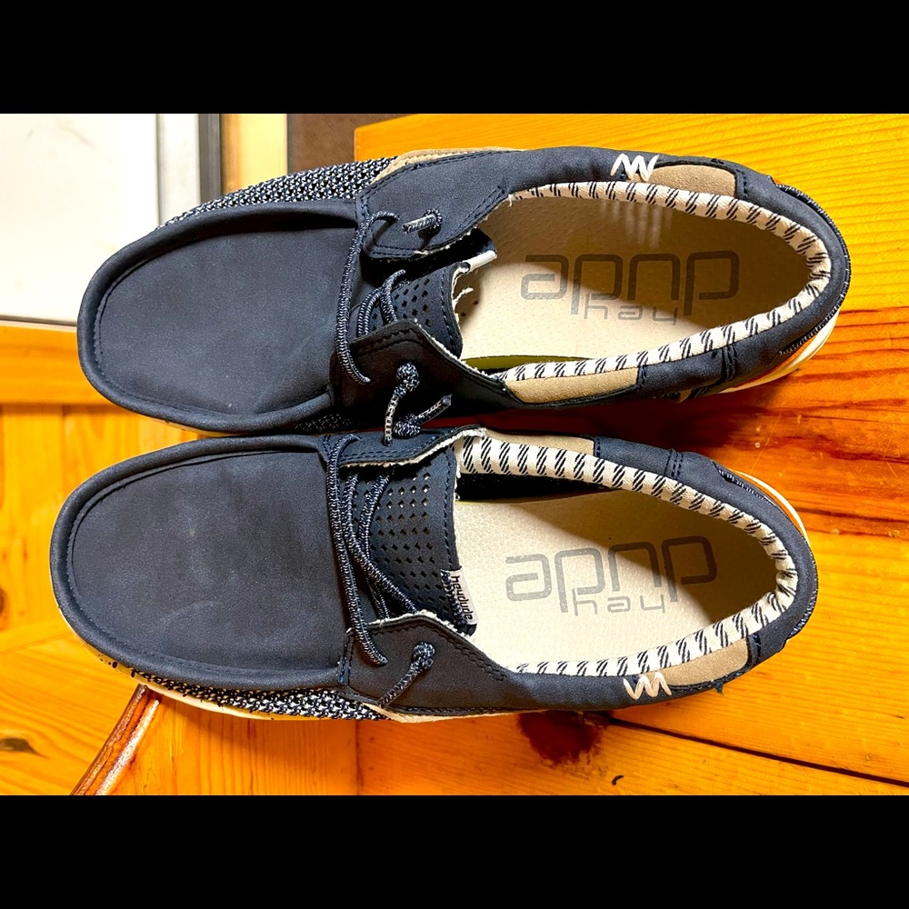 Men’s Hey Dude size 8
